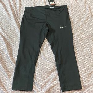 NWT Nike Crop Leggings